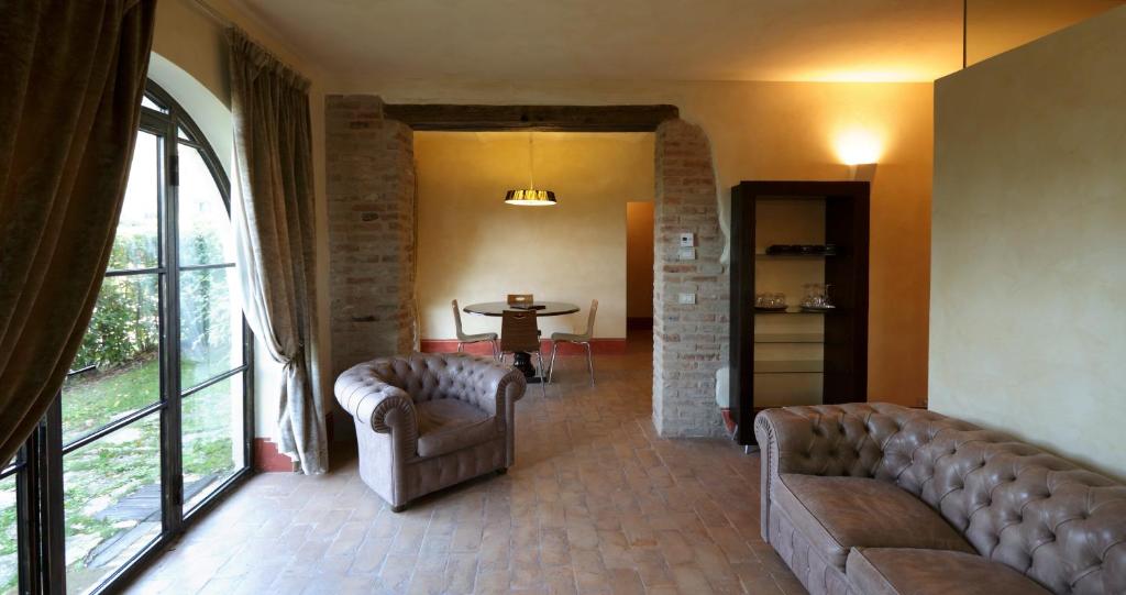 Tenuta Santi Giacomo e Filippo - E-Bike "Alle Origini del Cibo" Marche Tenuta Santi Giacomo e Filippo
