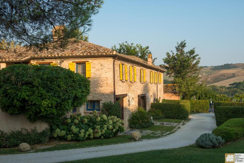 Tenuta Santi Giacomo e Filippo - Il Wine Tour in e-bike Marche Tenuta Santi Giacomo e Filippo
